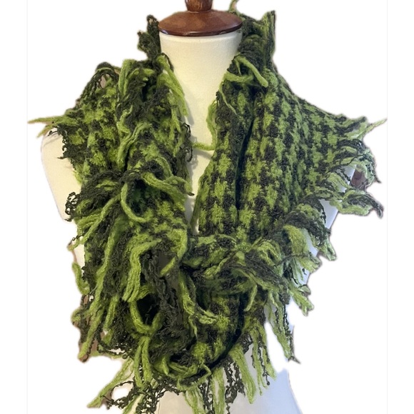 Green checked scarf from Nordstrom wool blend, fringed, soft, warm xlong 9”x91” - Picture 2 of 5